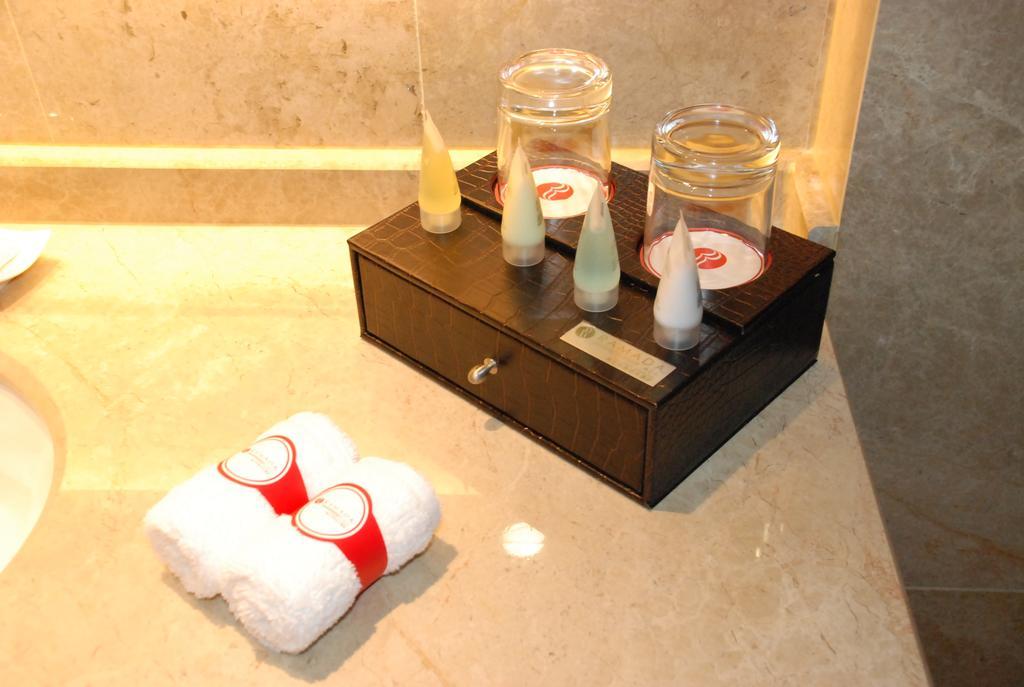 Ramada Plaza Shanghai Gateway Chambre photo